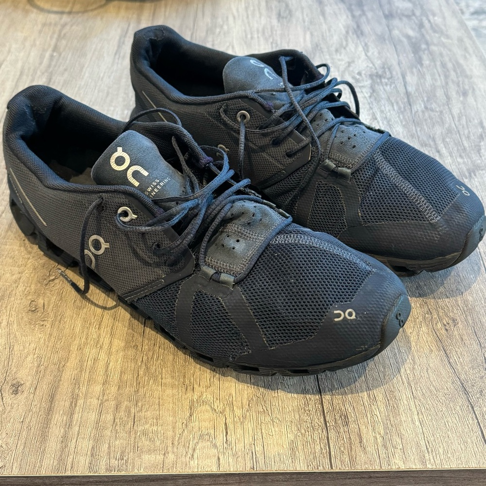On Cloud casual wear shoes. Size 11.5